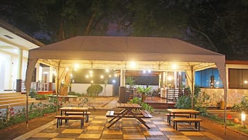 Se sirven desayunos, almuerzos y cenas; cocina fusión