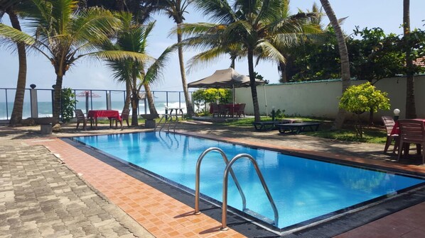 Outdoor pool - Edelweiss Resort (Thalaramba)