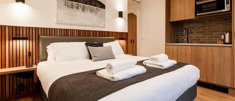 Zimmer (Hotel) | Individuell dekoriert, individuell eingerichtet, Bügeleisen/Bügelbrett