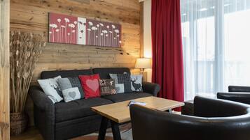 Panoramic Apartment, 2 Bedrooms (Incl. 163 EUR cleaning fee) | Living area