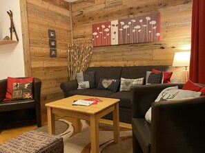 Panoramic Apartment, 2 Bedrooms (Incl. 163 EUR cleaning fee) | Living area