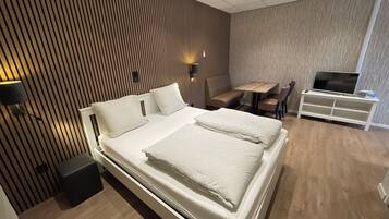 Premium Studio Suite, 1 Bedroom, Terrace, City View | 1 bedroom, laptop workspace, soundproofing, free WiFi