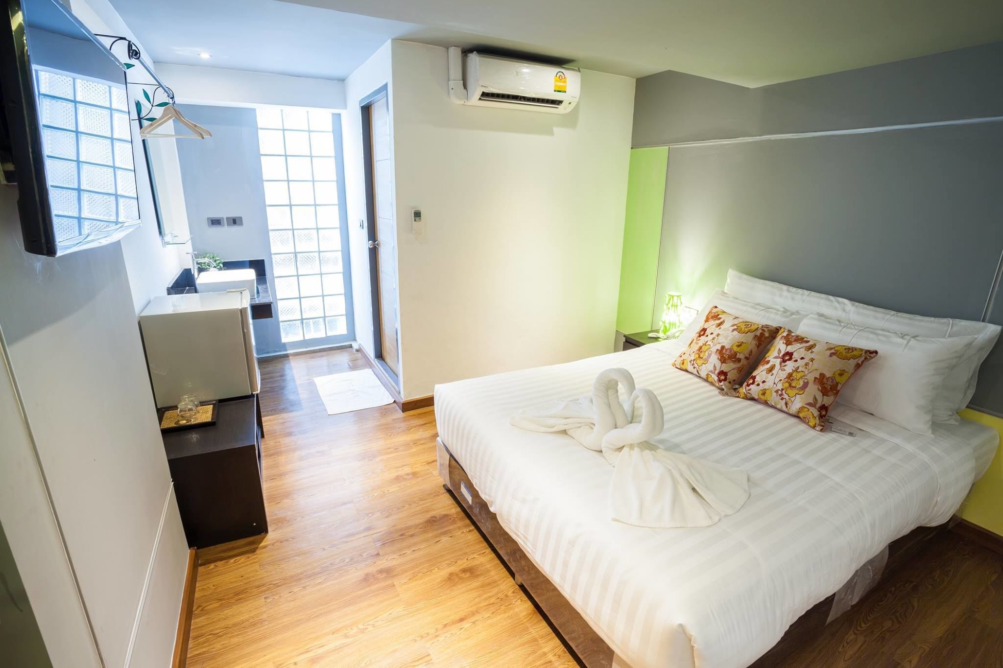 admire standard  (no window, no balcony) | rollaway beds