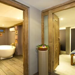 Salas de tratamiento para parejas, tratamientos corporales, aromaterapia