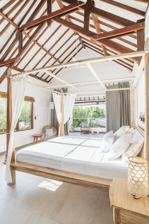 In-room safe, soundproofing, rollaway beds, free WiFi - Karma Kayak (Gili Trawangan)