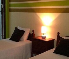 婴儿床、折叠床/加床