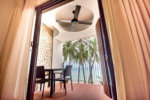 Double Room, 1 Queen Bed, Beachfront (First Floor) | Terrace/patio