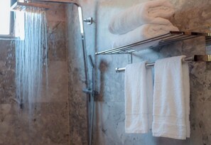 Bathroom - Charming Homestay (Da Nang)