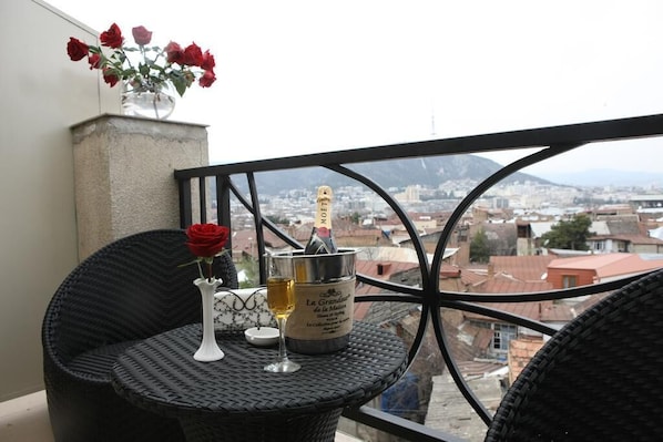 Frühstück, Mittagessen, Abendessen, regionale Küche