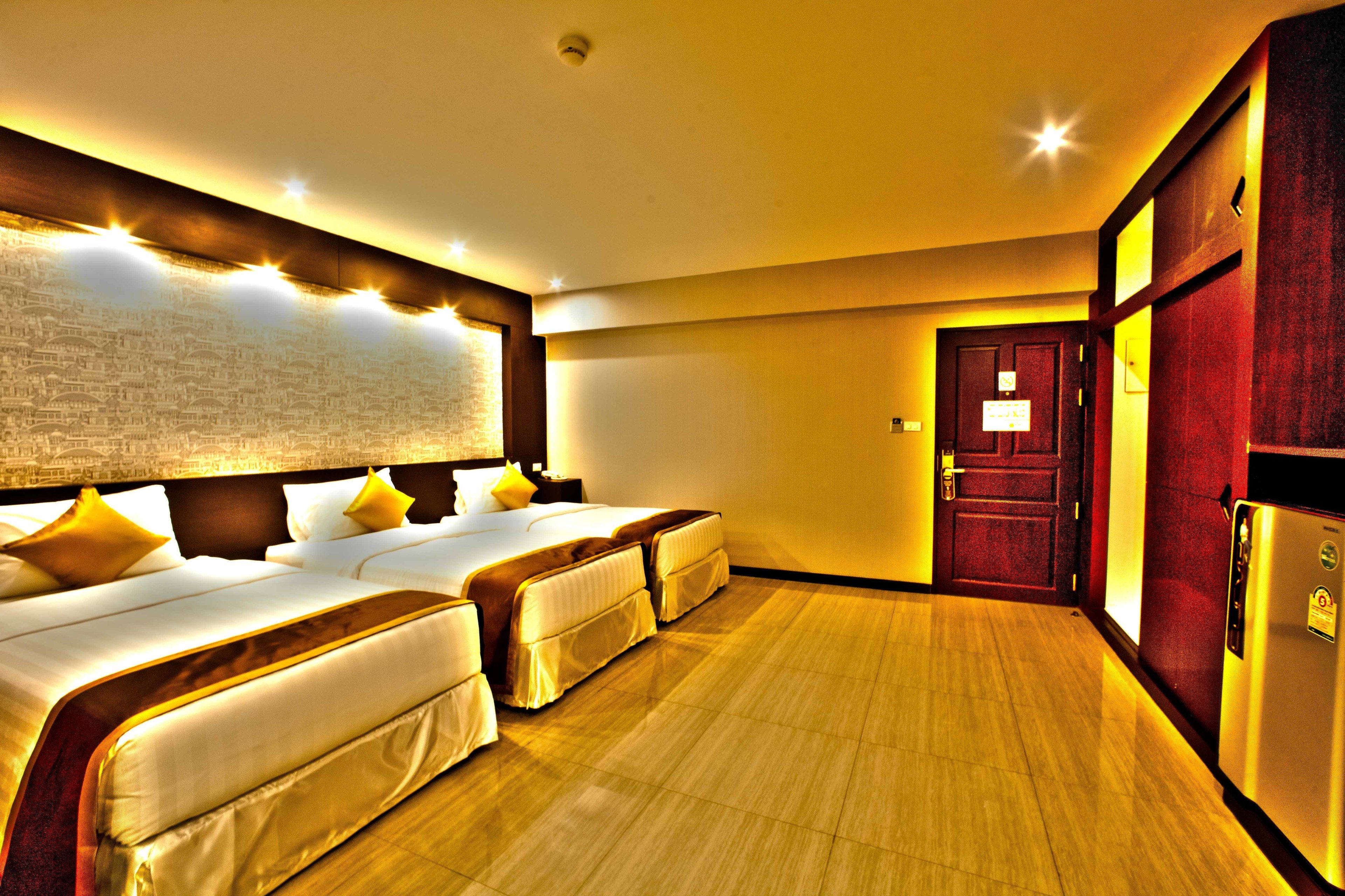 deluxe triple room | 1 bedroom, in-room safe, blackout curtains, free wifi