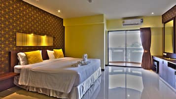 Deluxe Double or Twin Room | Peti besi dalam bilik, langsir/tirai gelap terus, Wi-fi percuma