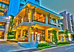 Front of property – evening/night