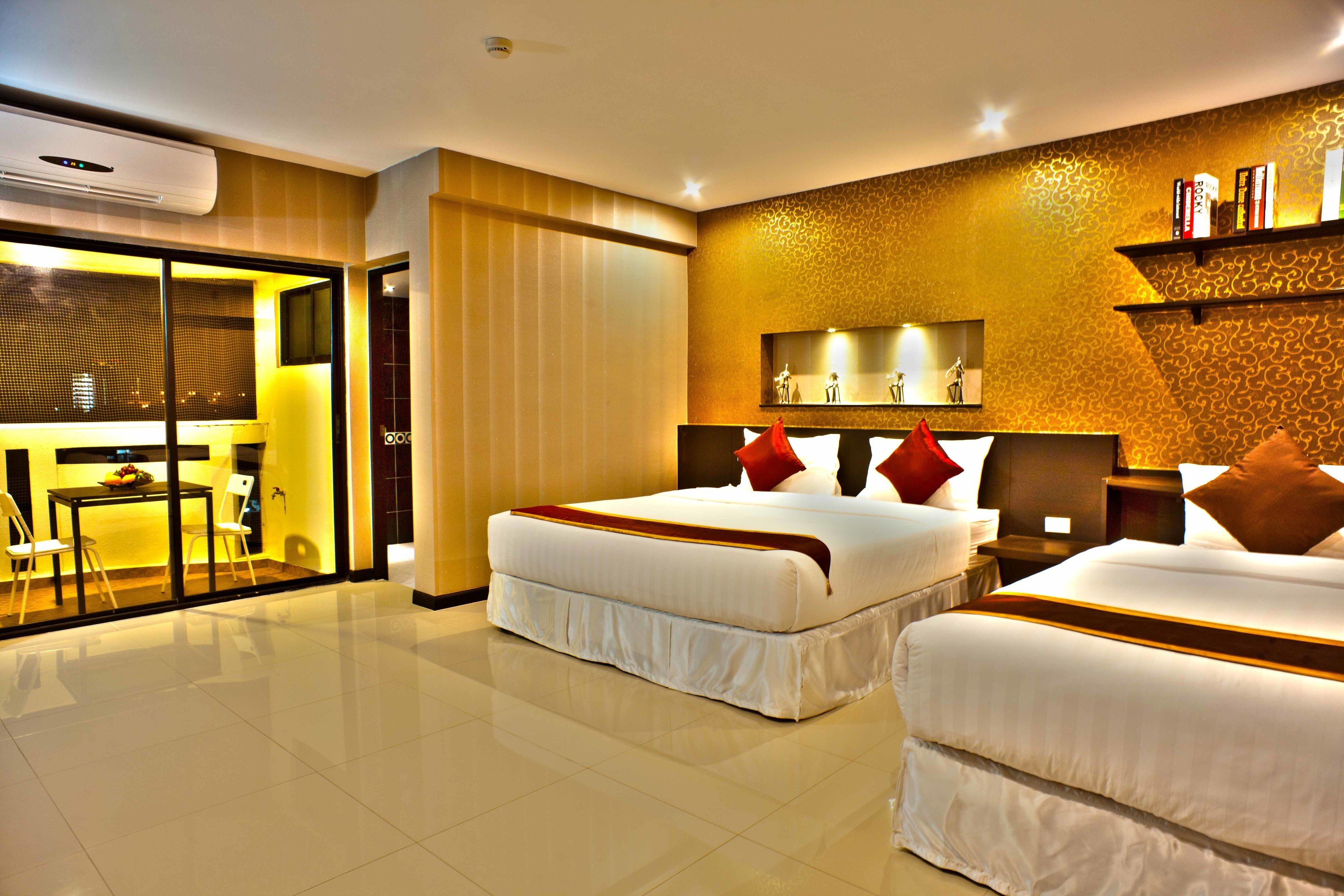 deluxe triple room | 1 bedroom, in-room safe, blackout curtains, free wifi