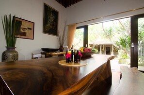 Villa, 3 camere da letto, piscina privata | Pasti in camera