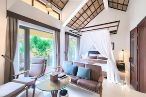 Villa King In Room Steam Sauna - Foot massage, Onsen Included | 1 bedroom, Select Comfort beds, minibar, in-room safe