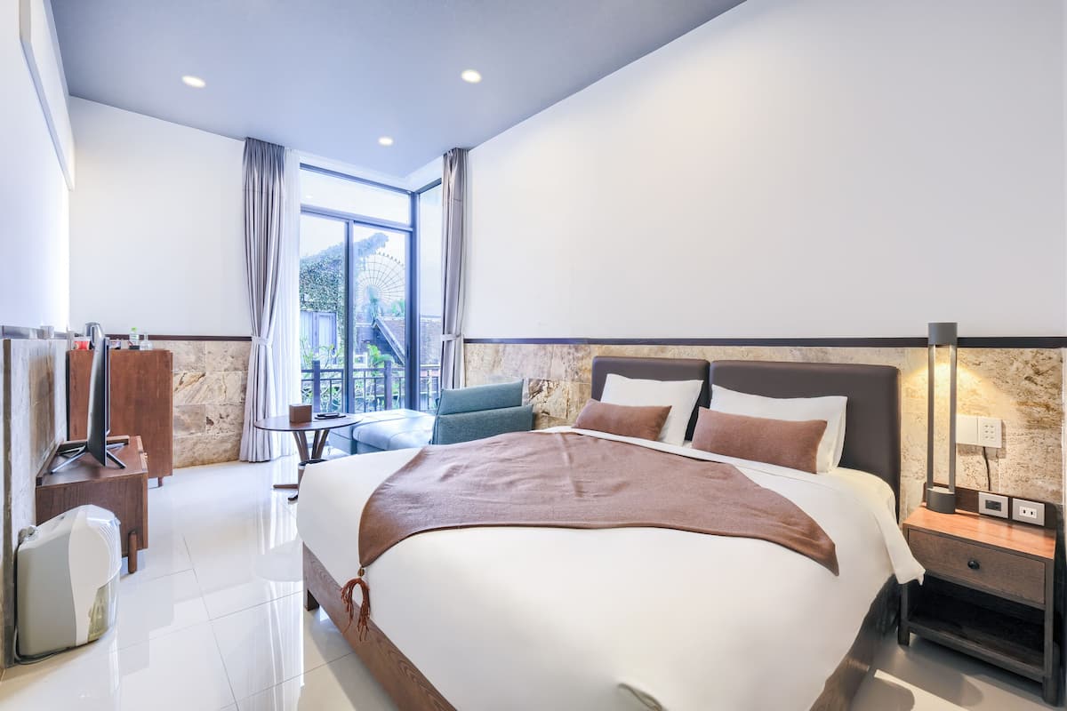 Superior King Garden View - Onsen, Sauna, Steam Sauna Inclusive | 1 bedroom, Select Comfort beds, minibar, in-room safe