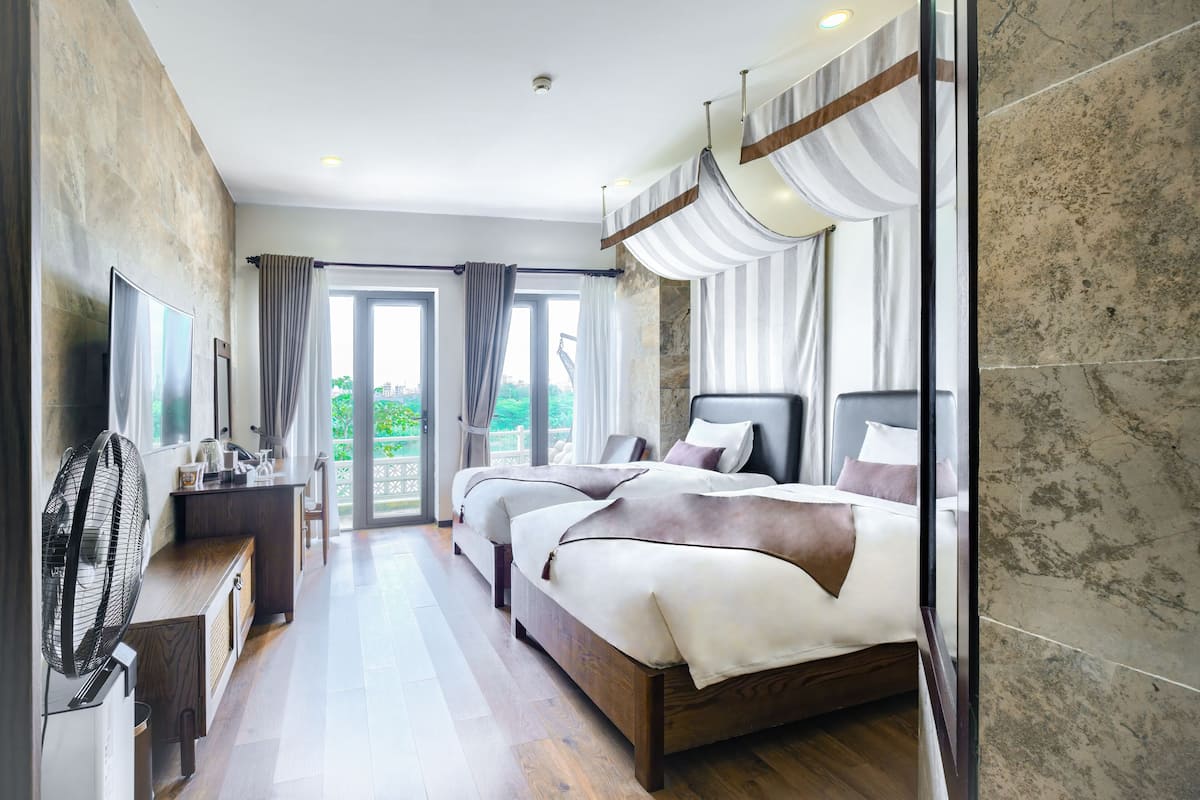 Deluxe Twin Garden & River View - Onsen, Sauna, Steam Sauna Inclusive | Balcony view