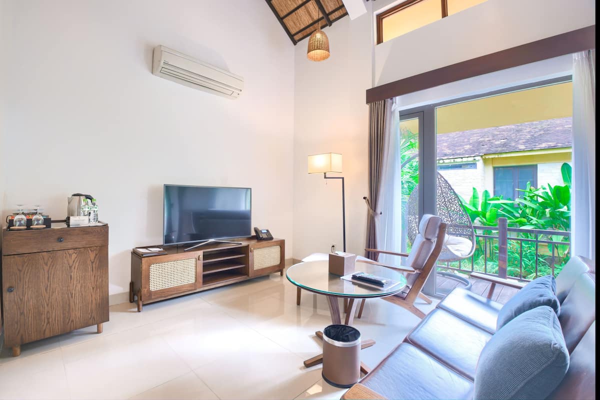 Villa King In Room Steam Sauna - Foot massage, Onsen Included | 1 bedroom, Select Comfort beds, minibar, in-room safe