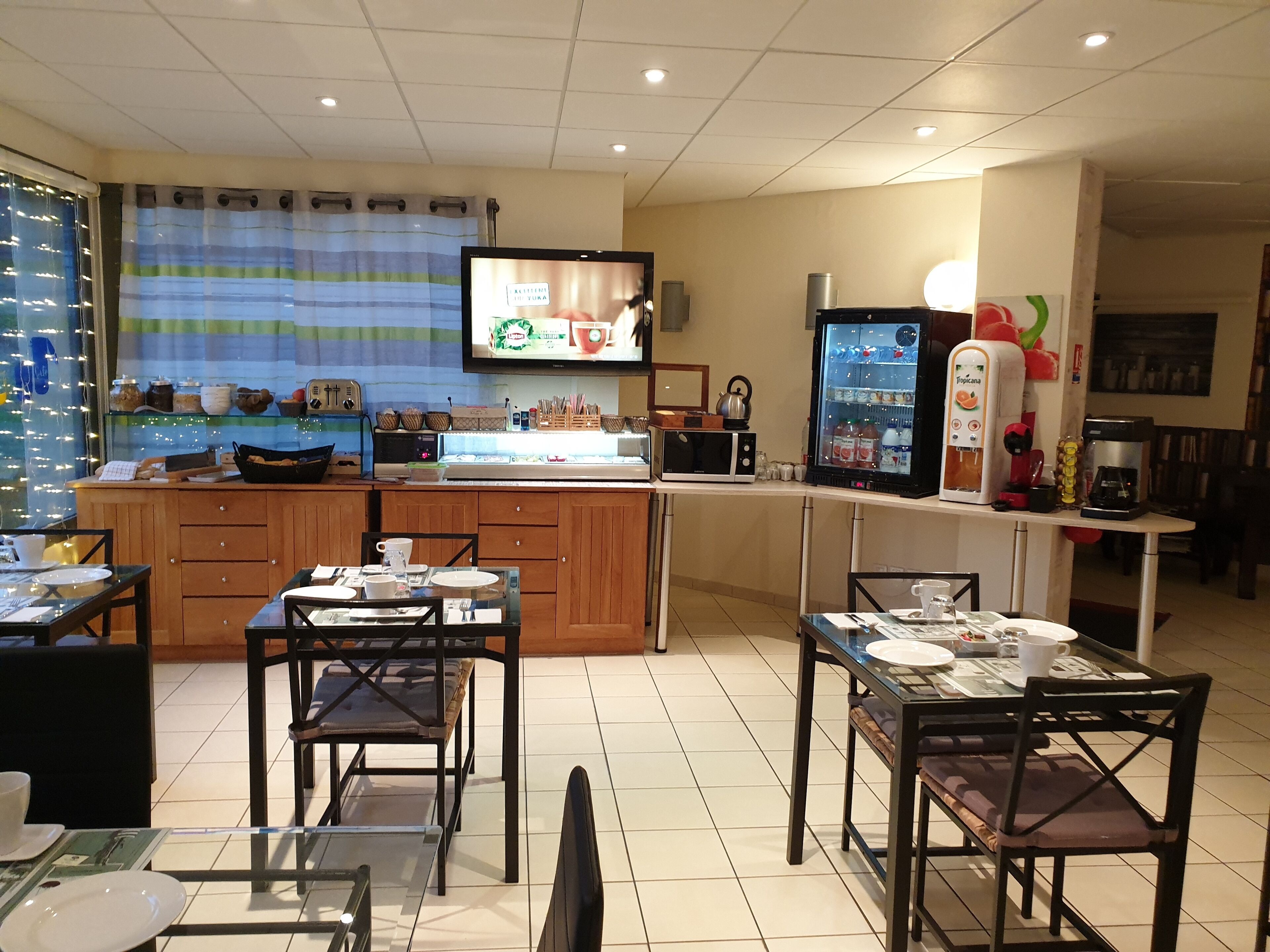 daily buffet breakfast (eur 12.50 per person)