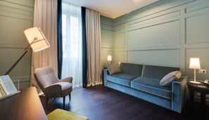 Family Suite | Living room | LED TV - Stendhal Luxury Suites (Rome)