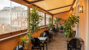 Tägliches inbegriffenes Frühstücksbuffet