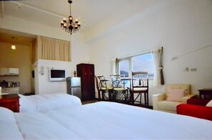 Vierbettzimmer (Family Room, Ocean View) | Bettwäsche aus ägyptischer Baumwolle, Daunenbettdecken, Pillowtop-Betten