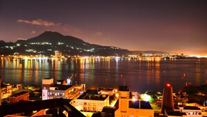 View from property - Blue Riverside Hotel (New Taipei City)