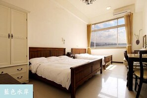 Vierbettzimmer, 2 Doppelbetten, Meerblick | Bettwäsche aus ägyptischer Baumwolle, Daunenbettdecken, Pillowtop-Betten