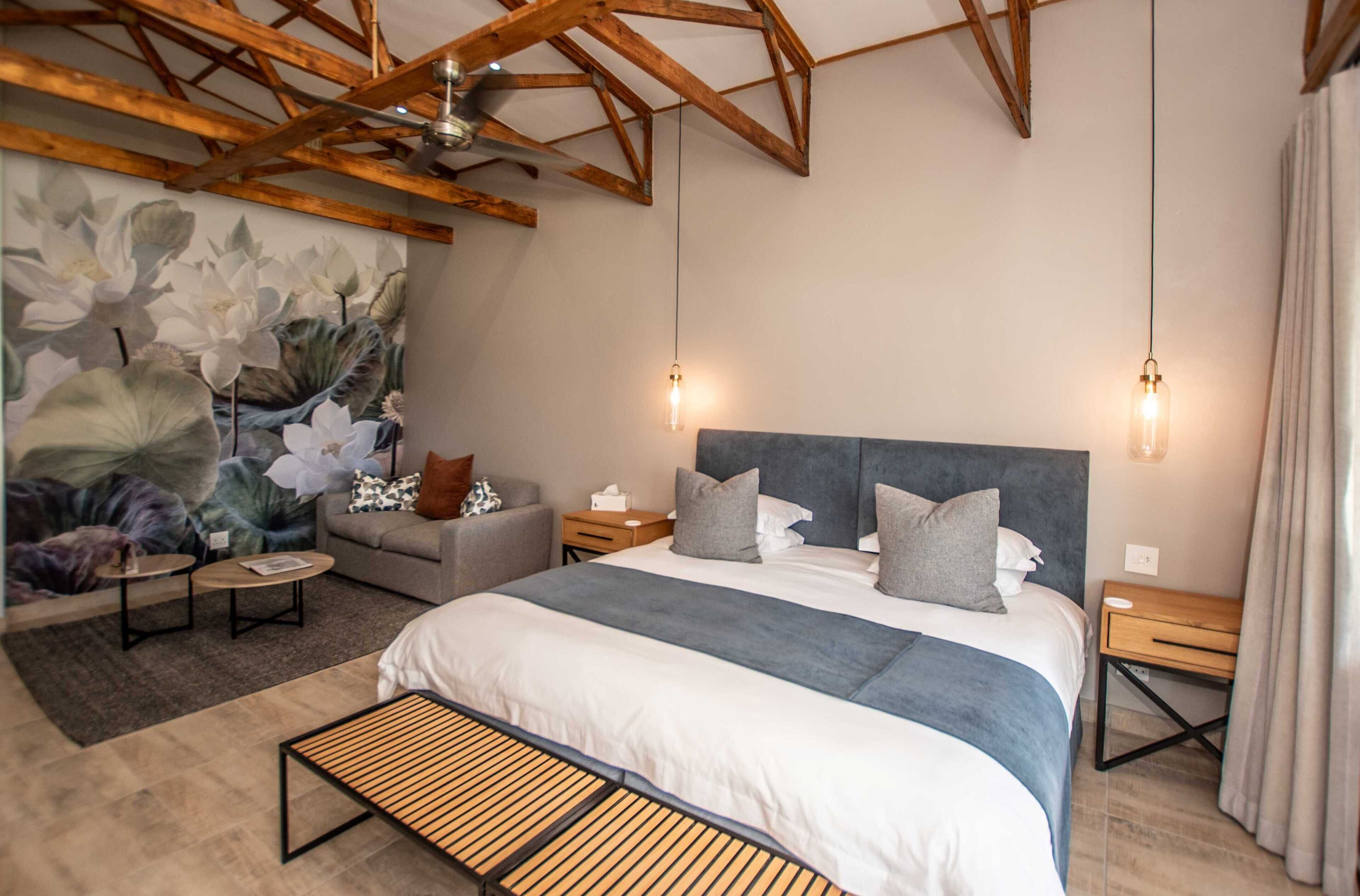 Luxury Suite | Premium bedding, down comforters, memory foam beds, free minibar