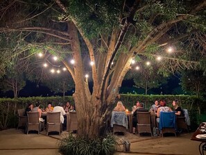Breakfast and dinner served - Nut Grove Boutique Hotel (Mbombela)