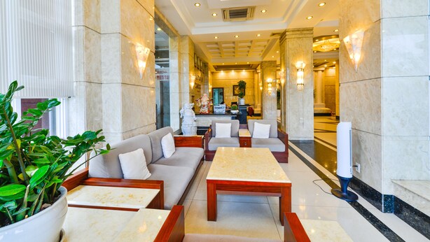 Lobby sitting area - Minh Toan Hotel (Da Nang)
