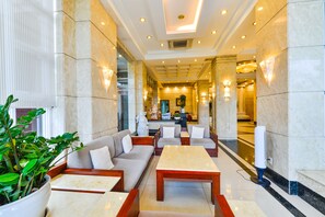 Lobby sitting area - Minh Toan Hotel (Da Nang)