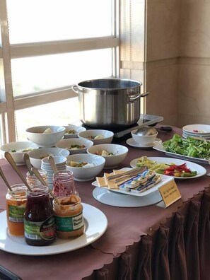 Free daily buffet breakfast  - Minh Toan Hotel (Da Nang)