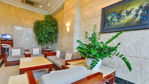 Lobby sitting area - Minh Toan Hotel (Da Nang)