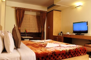 Premium Room | In-room safe, desk, iron/ironing board, rollaway beds