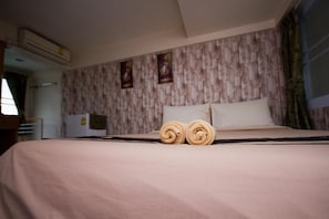 Free WiFi, bed sheets