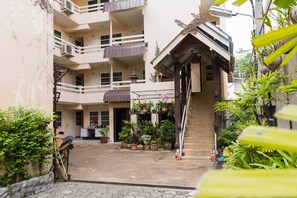 Exterior - Jang Sripoom House (Chiang Mai)