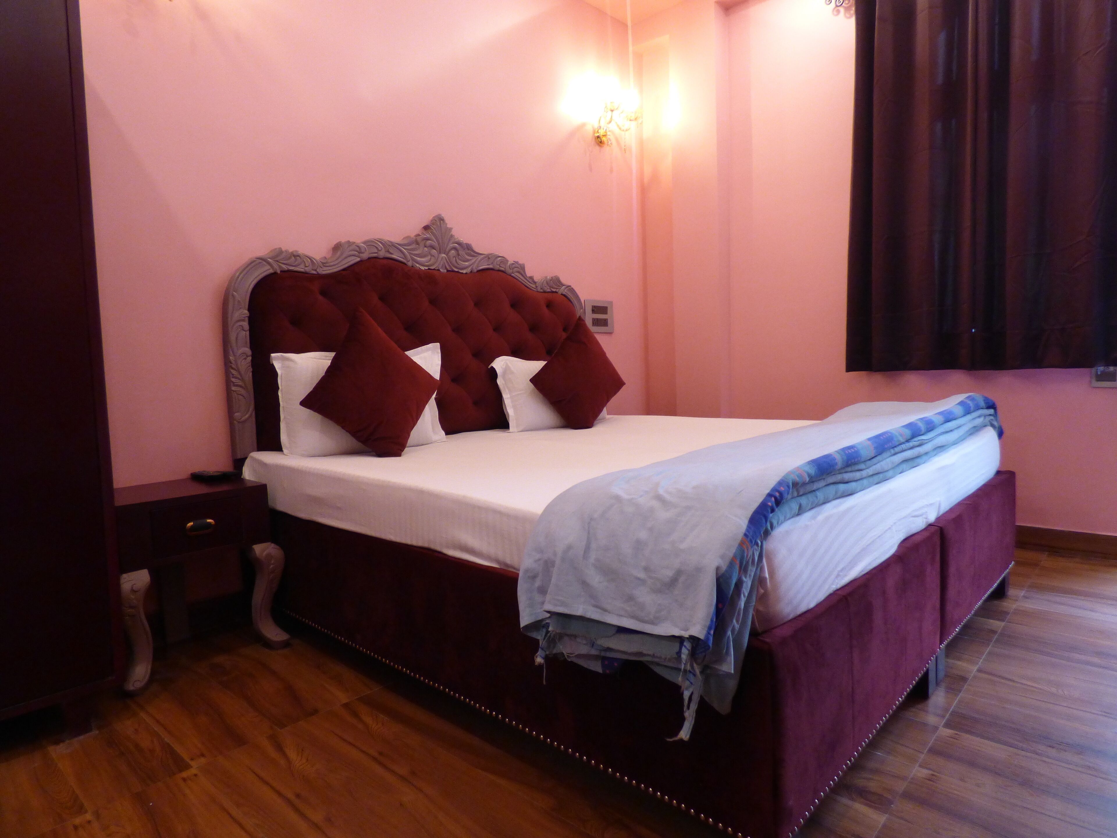 ห้องดีลักซ์ดับเบิล | โต๊ะทำงาน, ห้องเก็บเสียง, Wi-Fi ฟรี, ผ้าปูที่นอน