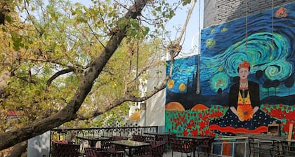 Maya Hotel & Restaurant
