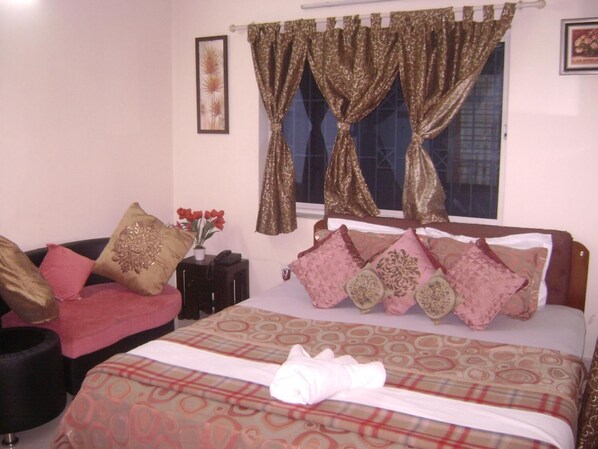 Premium bedding, free WiFi