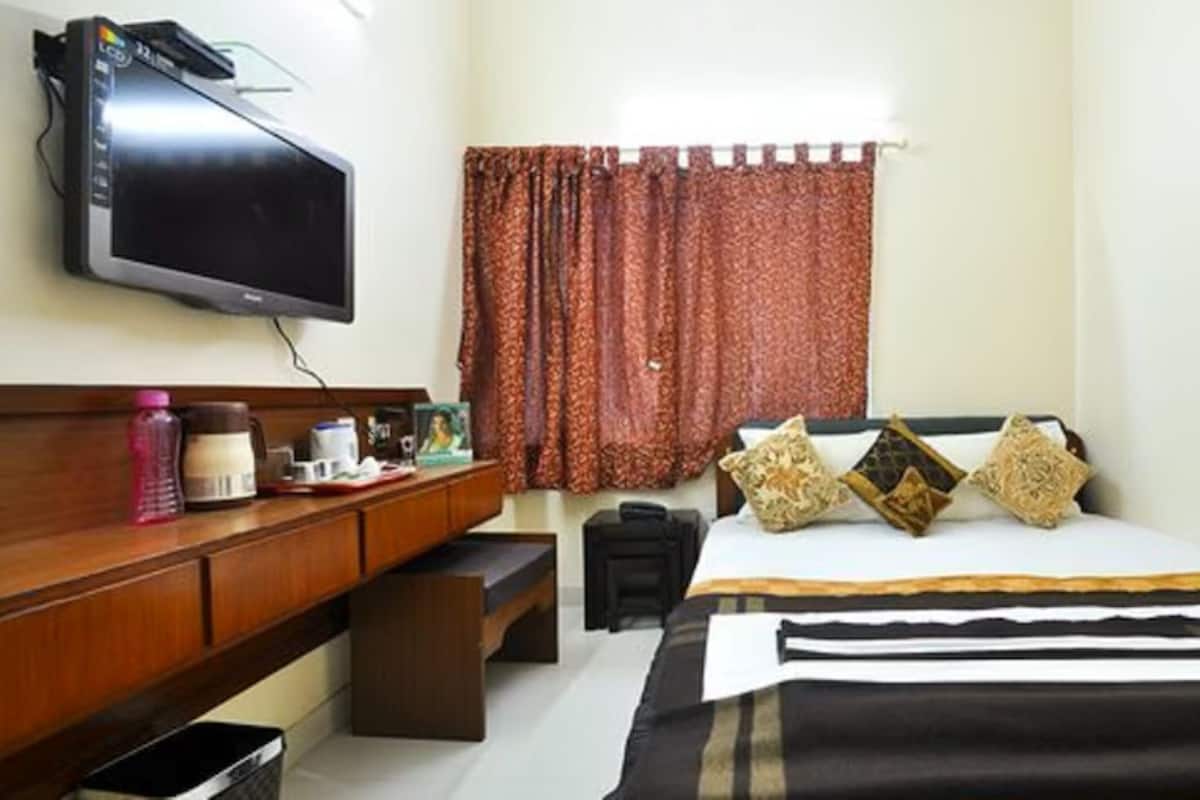 Superior Double Room | Premium bedding, WiFi (free)