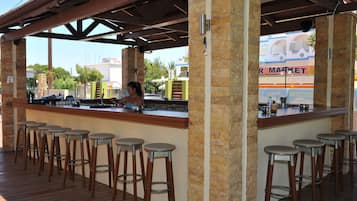 Poolside bar