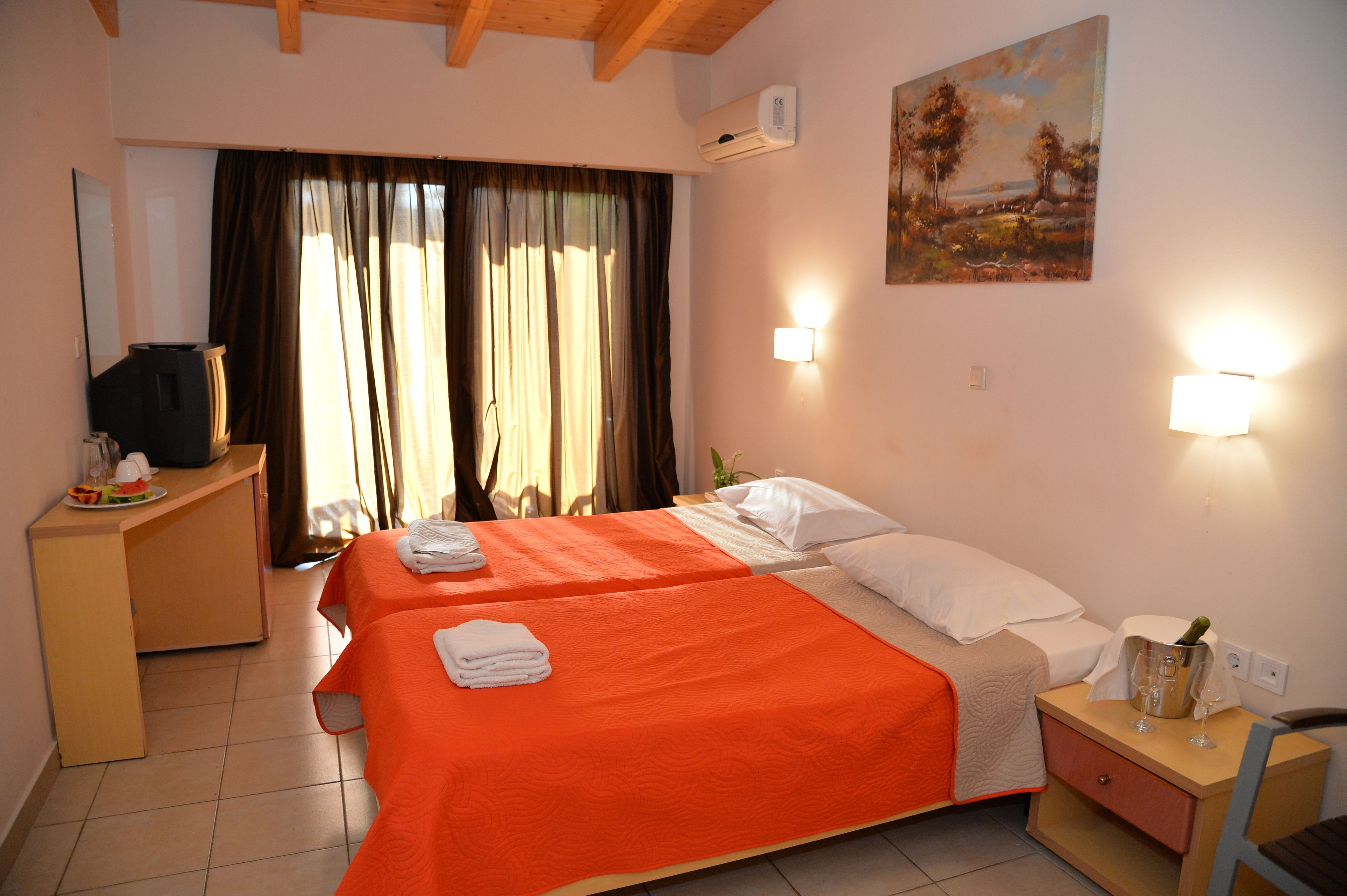 Photo - Heleni Beach Hotel