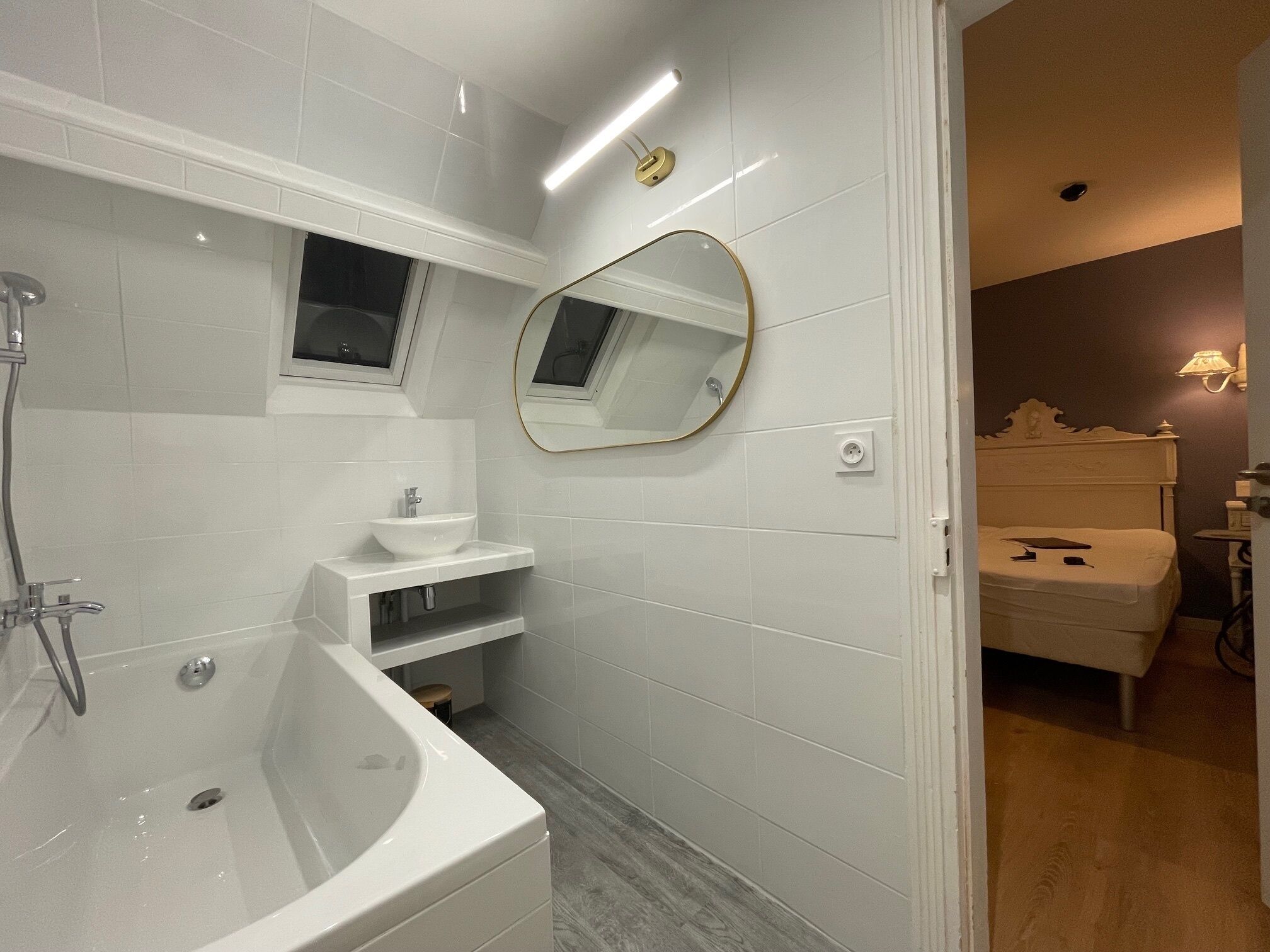 romantic room, bathtub | bathroom | free toiletries, towels