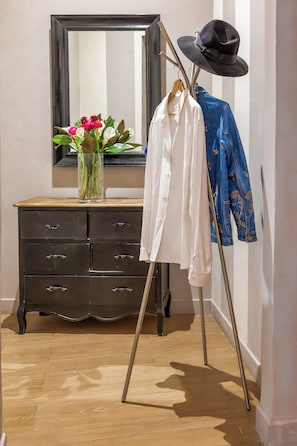 Estudio clásico | 1 habitación, ropa de cama de alta calidad y edredón