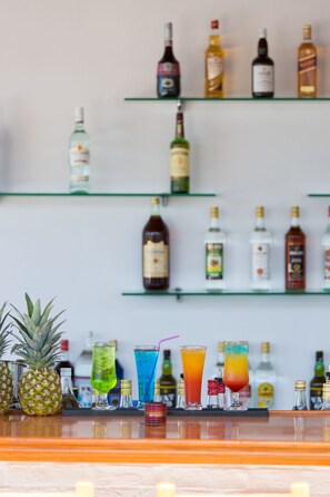 2 bars/lounges, poolside bar