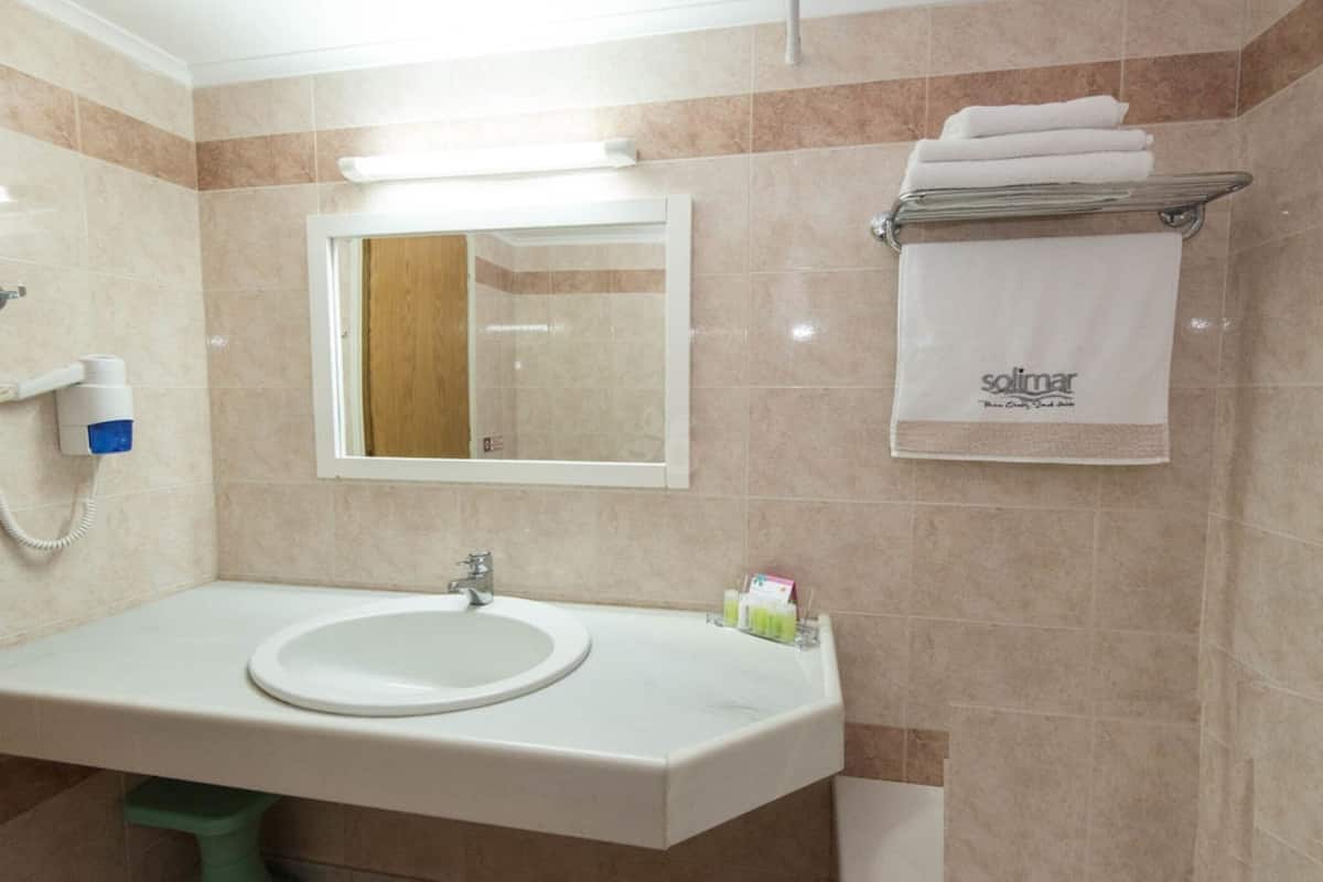 Bathroom sink
