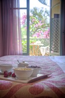 1 dormitorio, sistema de insonorización, wifi y ropa de cama