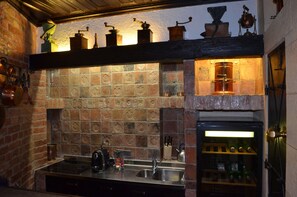 Exclusive Suite, 1 King Bed, Smoking | Private kitchen | Fridge, microwave, stovetop, espresso maker - Citadella Residence Appartments Vienna (Vienna)