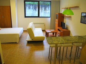 Studio | Iron/ironing board, free WiFi, bed sheets